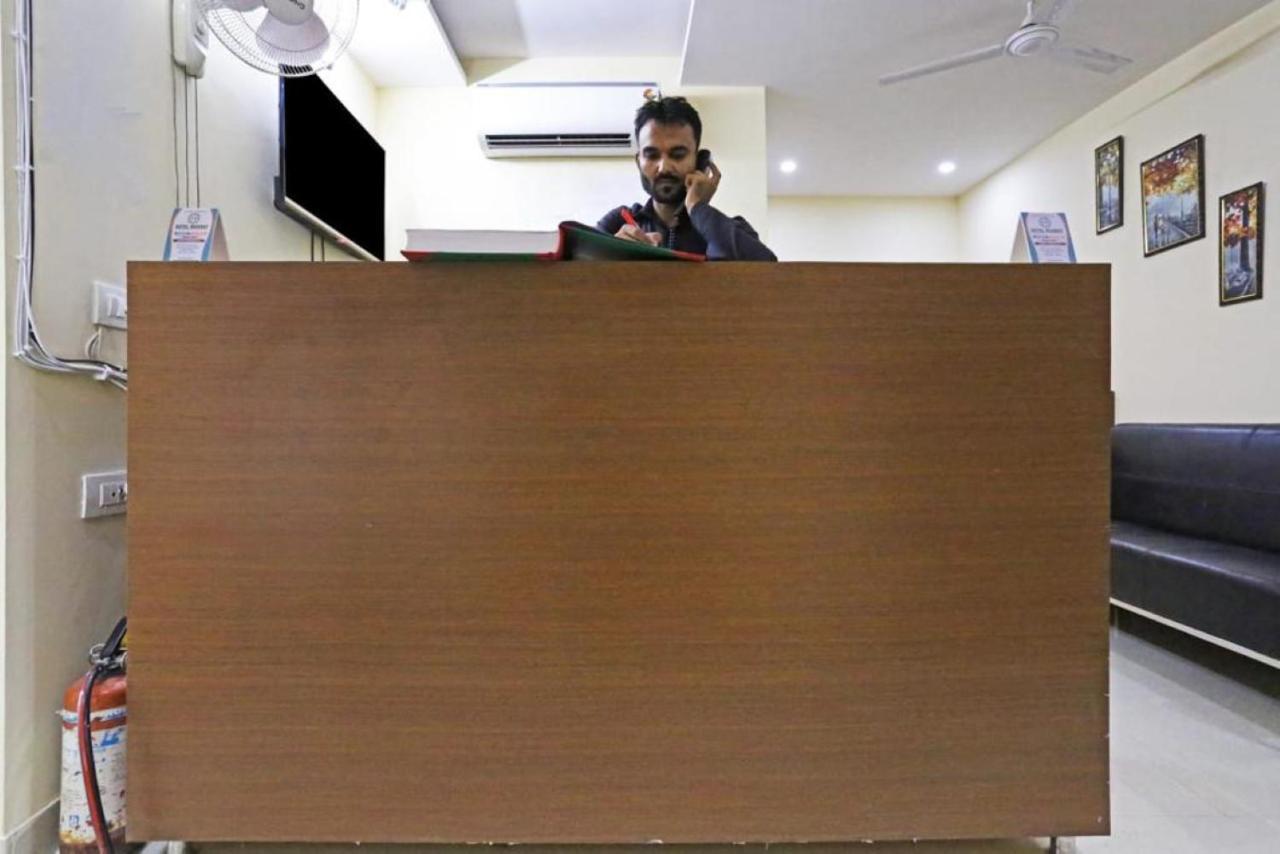 Hotel Mannat Bhera Enclave New Delhi Bagian luar foto