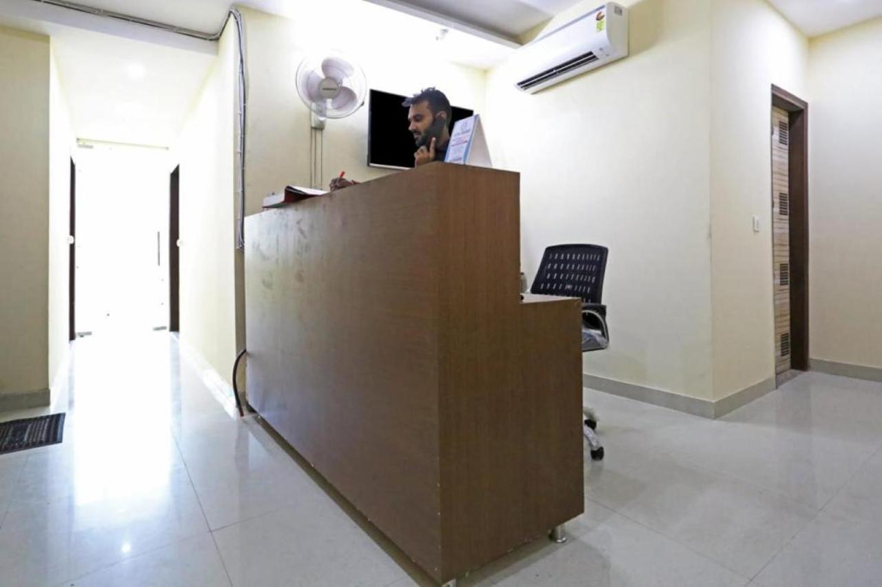 Hotel Mannat Bhera Enclave New Delhi Bagian luar foto